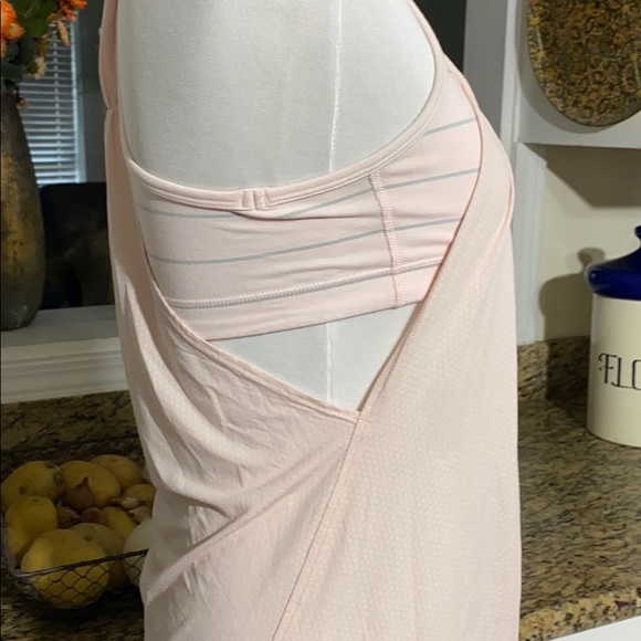 Lululemon tank Size 4🌻 - Picture 5 of 9